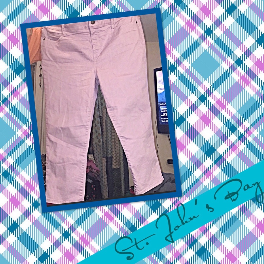 Lavender Capri pants 👖 sz 14 stretchy 🔥 & Hot